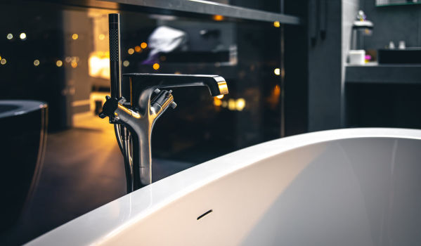 Jak naprawić przełącznik baterii wannowej? Porady eksperta